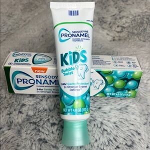 2 pcs SENSODYNE PRONAMEL Kids